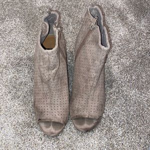 Old navy fall booties size 6